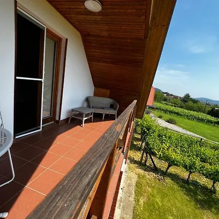 Apartament Szoloskert