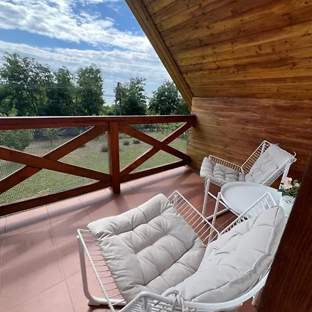 Szoloskert Apartament *
